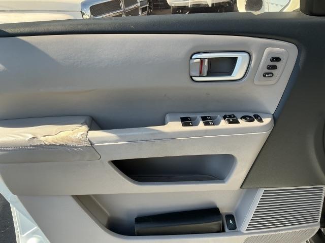 Honda Pilot 2WD 4dr Touring w/Navi 2010