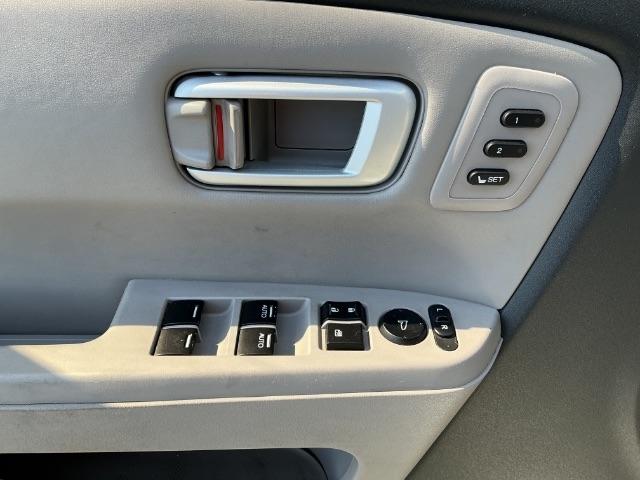 Honda Pilot 2WD 4dr Touring w/Navi 2010