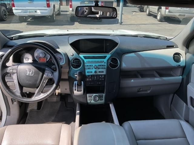 Honda Pilot 2WD 4dr Touring w/Navi 2010