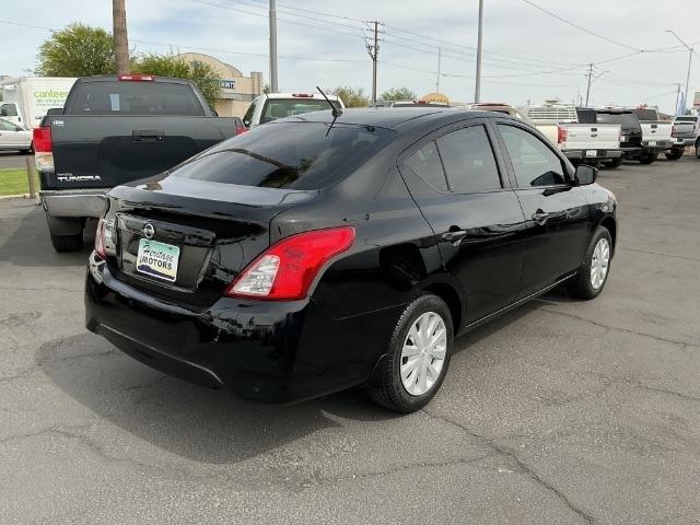 Nissan Versa 4dr Sdn Manual 1.6 S 2016