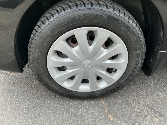 Nissan Versa 4dr Sdn Manual 1.6 S 2016