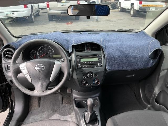 Nissan Versa 4dr Sdn Manual 1.6 S 2016