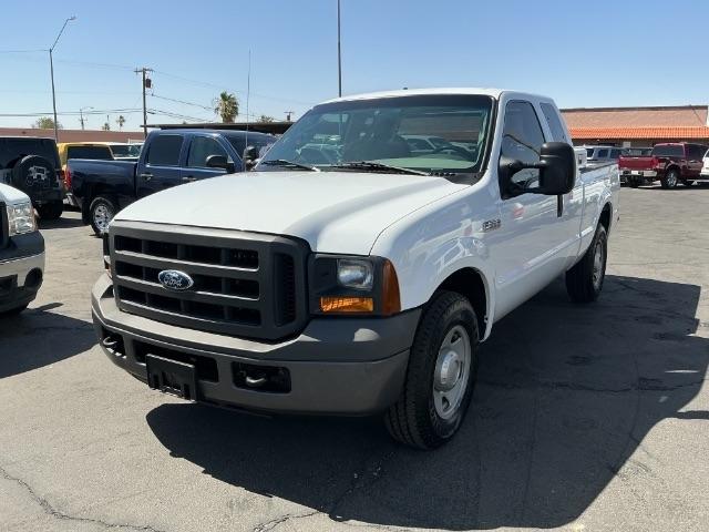 Ford Super Duty F-250 Supercab 142" Lariat 2005