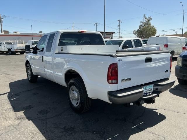 Ford Super Duty F-250 Supercab 142" Lariat 2005