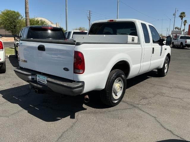 Ford Super Duty F-250 Supercab 142" Lariat 2005