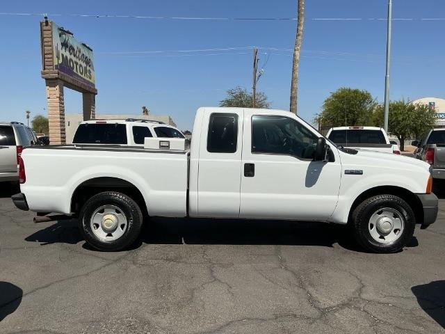 Ford Super Duty F-250 Supercab 142" Lariat 2005