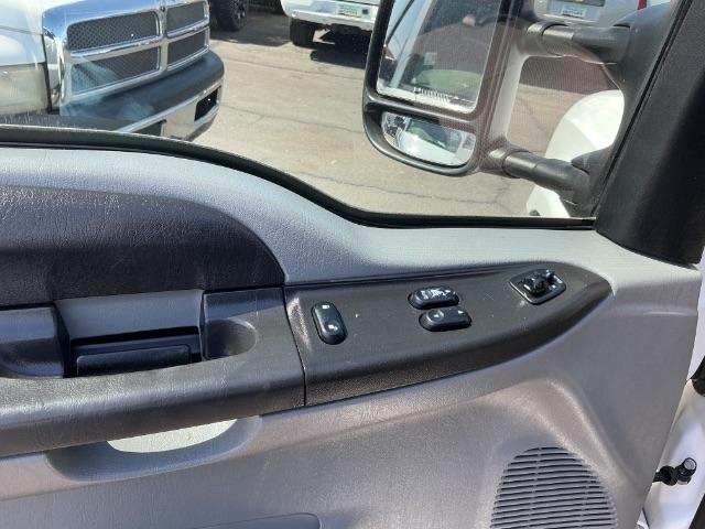 Ford Super Duty F-250 Supercab 142" Lariat 2005