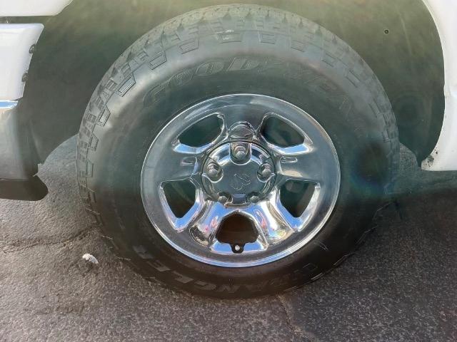 Dodge Ram 1500 4dr Quad Cab 140.5" WB SLT 2004