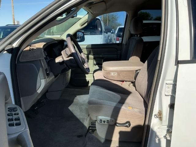 Dodge Ram 1500 4dr Quad Cab 140.5" WB SLT 2004