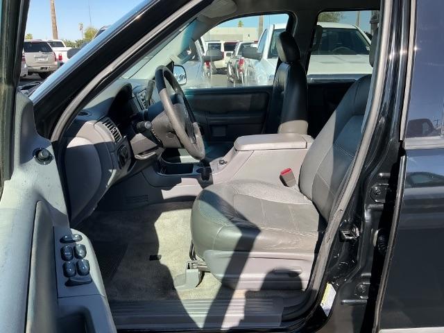Ford Explorer 4dr 114" WB 4.0L XLS 4WD 2004