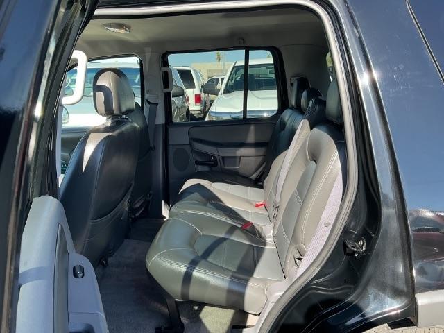 Ford Explorer 4dr 114" WB 4.0L XLS 4WD 2004