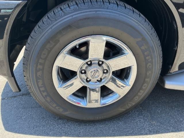 Nissan Pathfinder Armada LE 2WD 2004