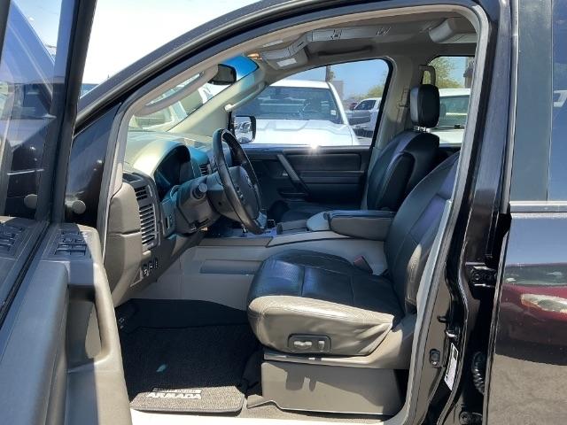 Nissan Pathfinder Armada LE 2WD 2004