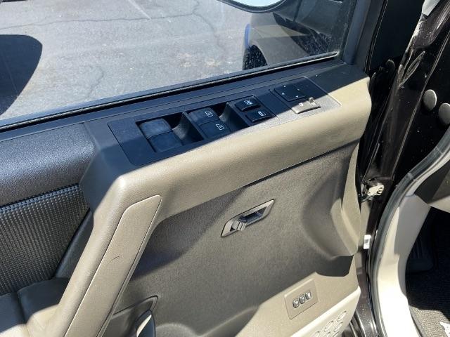 Nissan Pathfinder Armada LE 2WD 2004