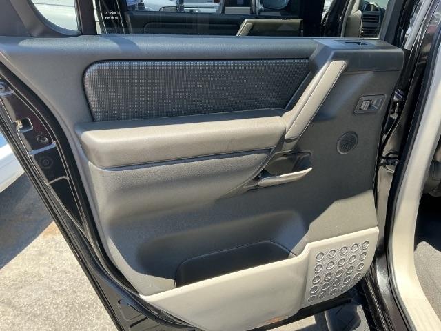 Nissan Pathfinder Armada LE 2WD 2004