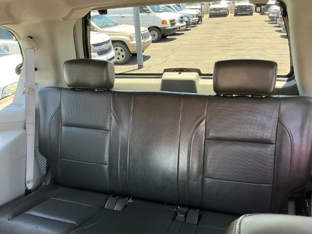 Nissan Pathfinder Armada LE 2WD 2004