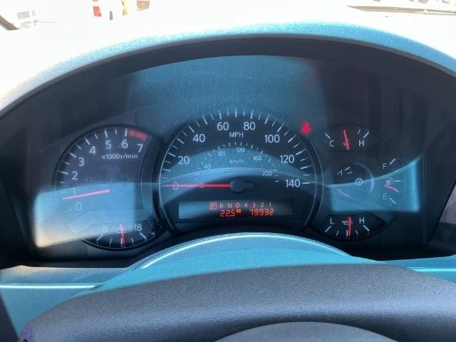 Nissan Pathfinder Armada LE 2WD 2004