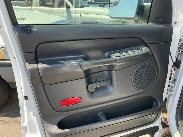Dodge Ram 2500 4dr Quad Cab 140.5" WB 4WD SLT 2004