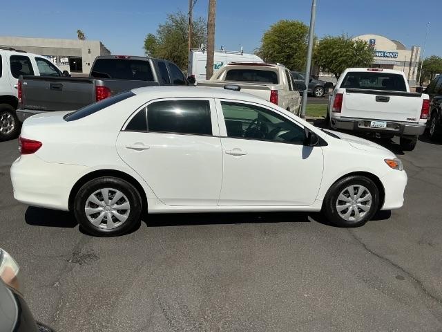 Toyota Corolla 4dr Sdn Auto LE Special Edition (Natl) 2013
