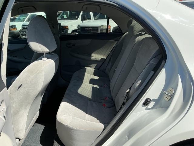 Toyota Corolla 4dr Sdn Auto LE Special Edition (Natl) 2013