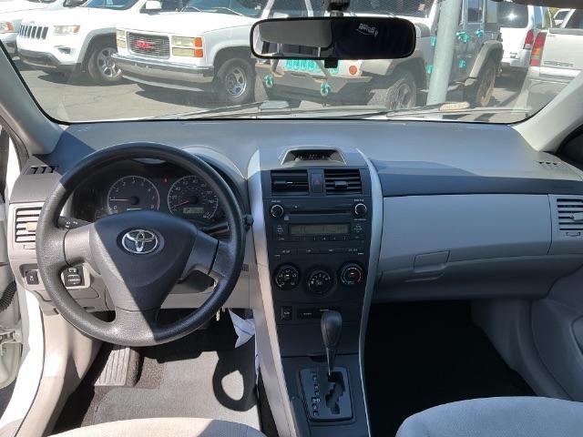 Toyota Corolla 4dr Sdn Auto LE Special Edition (Natl) 2013