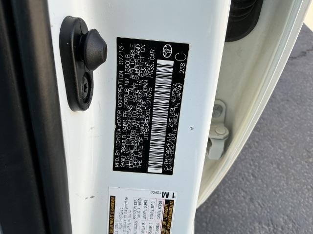 Toyota Corolla 4dr Sdn Auto LE Special Edition (Natl) 2013