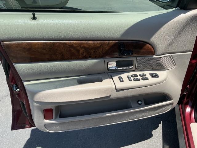 Mercury Grand Marquis 4dr Sdn LS 2008