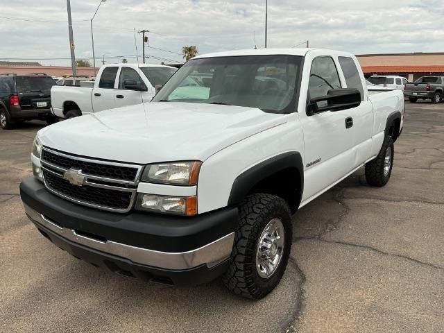 Chevrolet Silverado 2500HD Ext Cab 143.5" WB 4WD Work Truck 2006