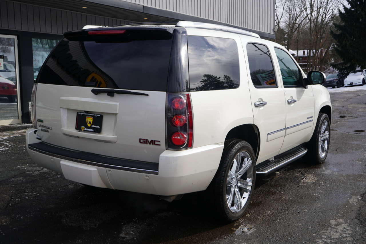 GMC Yukon  2011