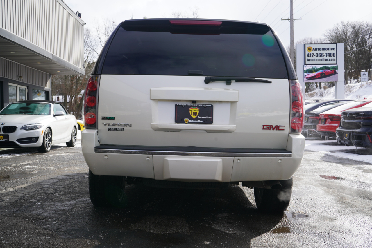 GMC Yukon  2011