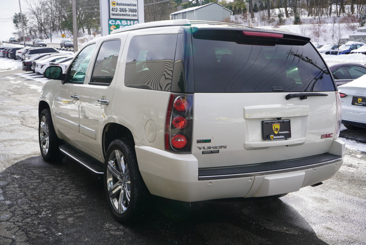 GMC Yukon  2011