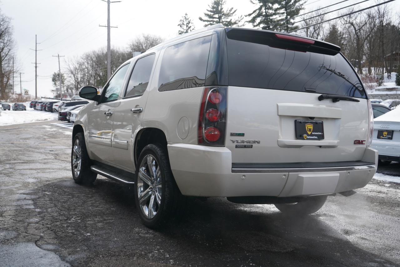 GMC Yukon  2011