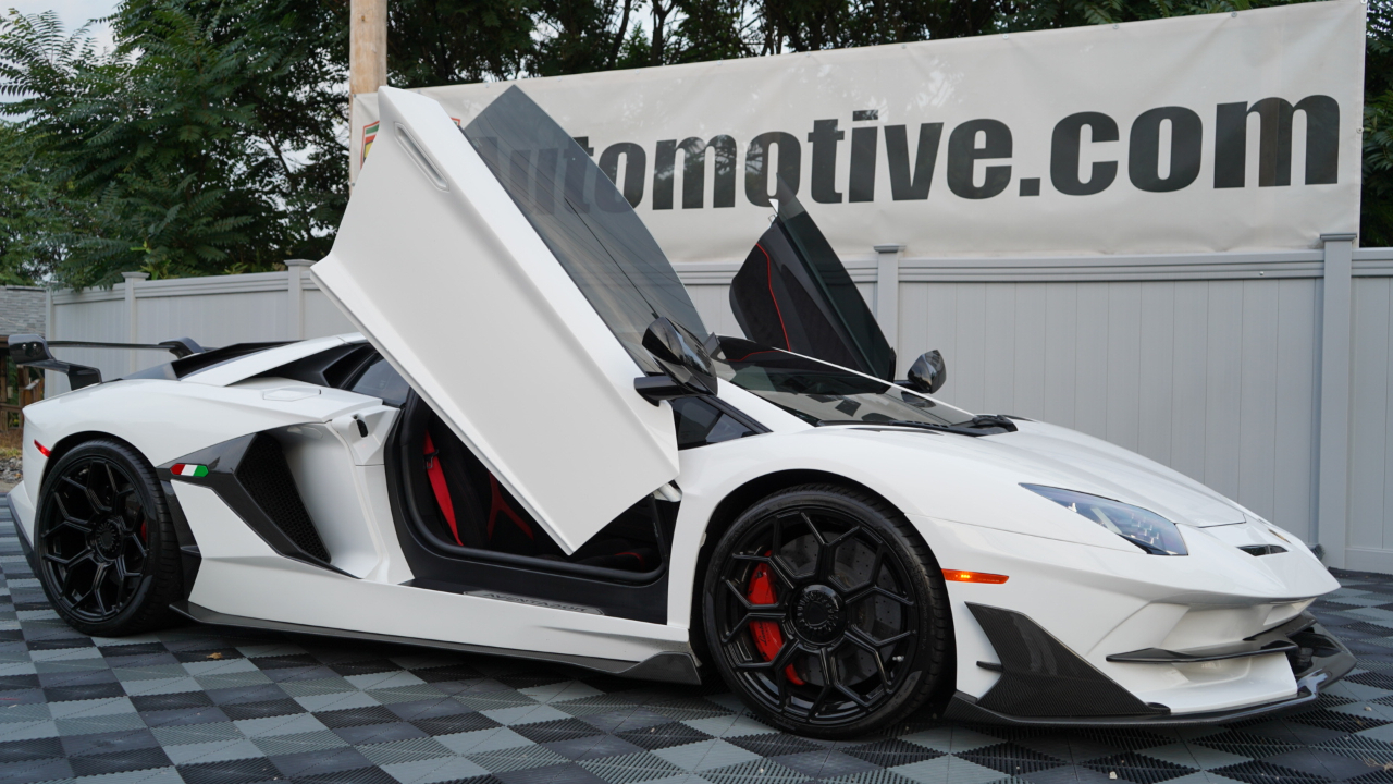 Lamborghini Aventador 2dr Cpe 2014