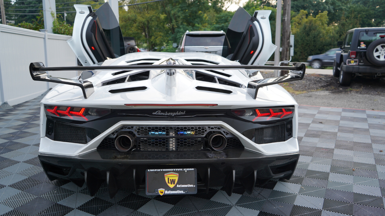 Lamborghini Aventador 2dr Cpe 2014