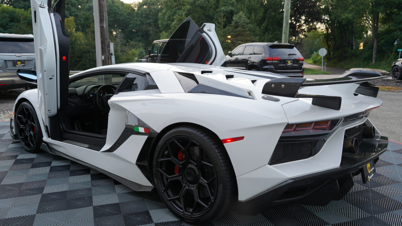Lamborghini Aventador 2dr Cpe 2014