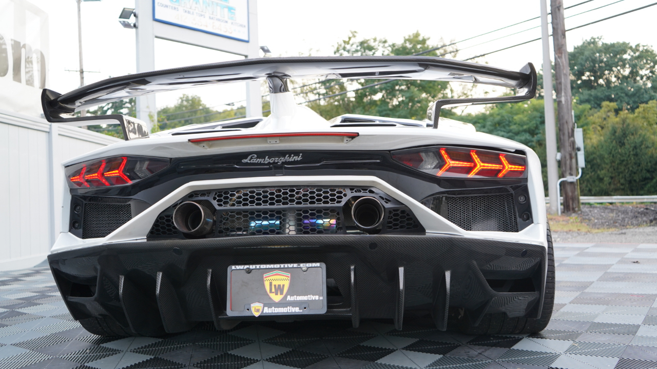 Lamborghini Aventador 2dr Cpe 2014