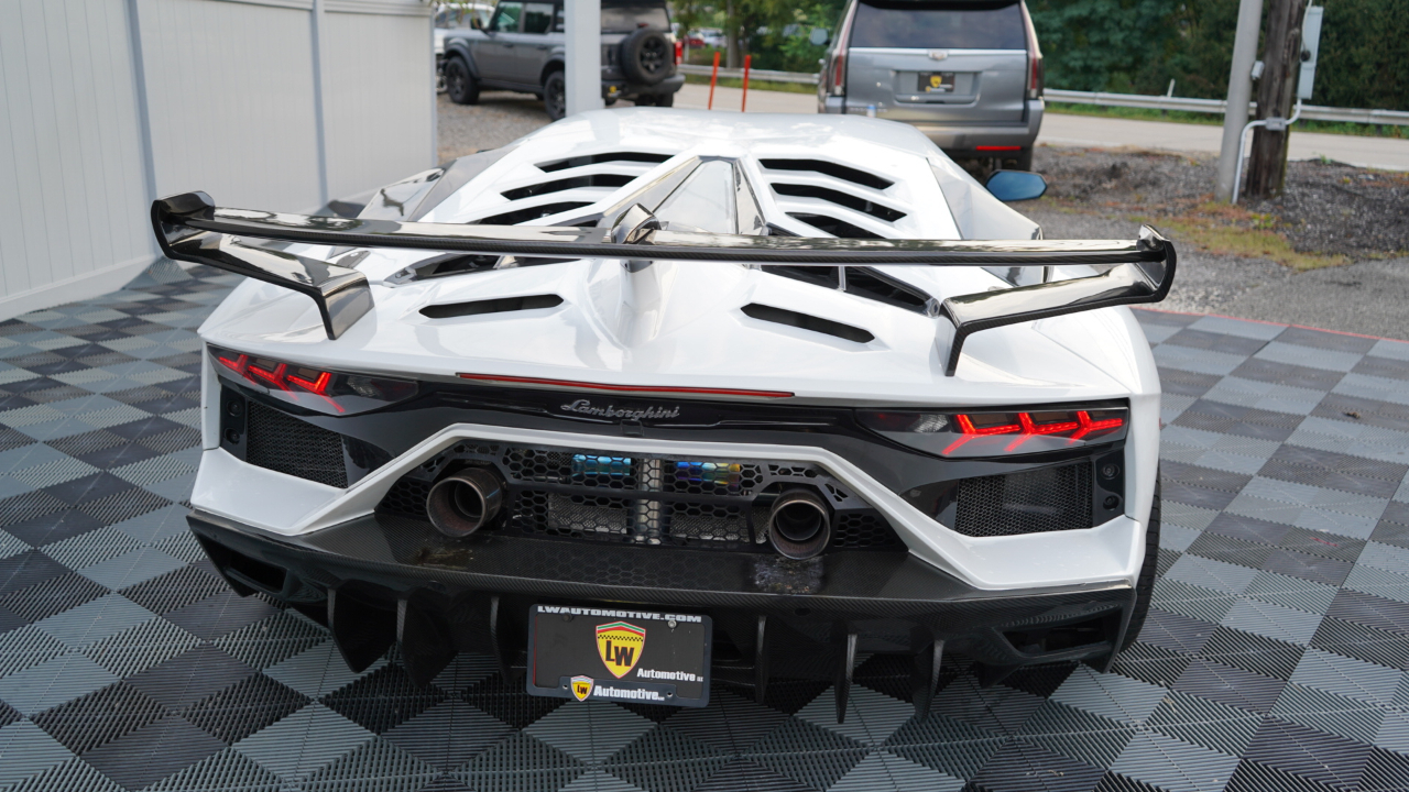 Lamborghini Aventador 2dr Cpe 2014