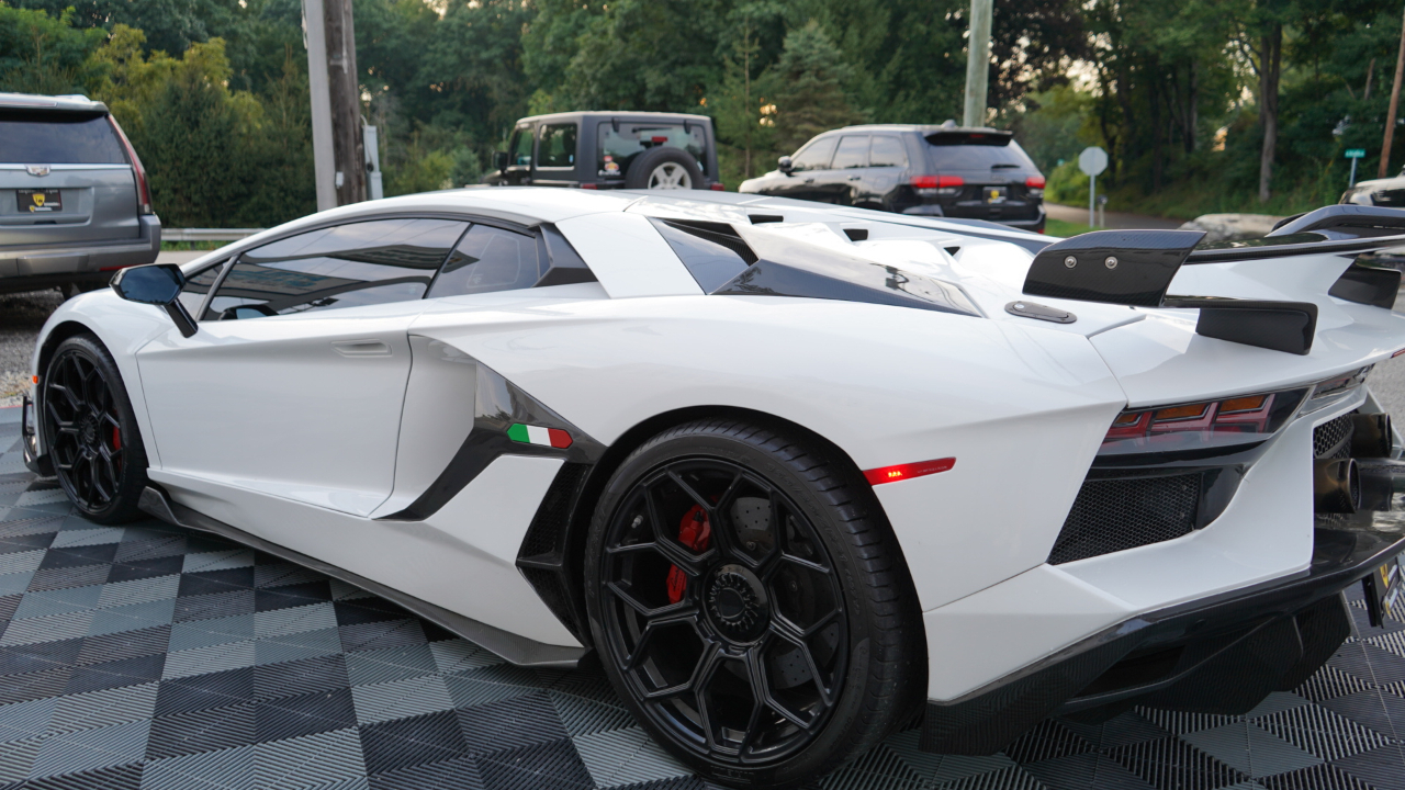 Lamborghini Aventador 2dr Cpe 2014