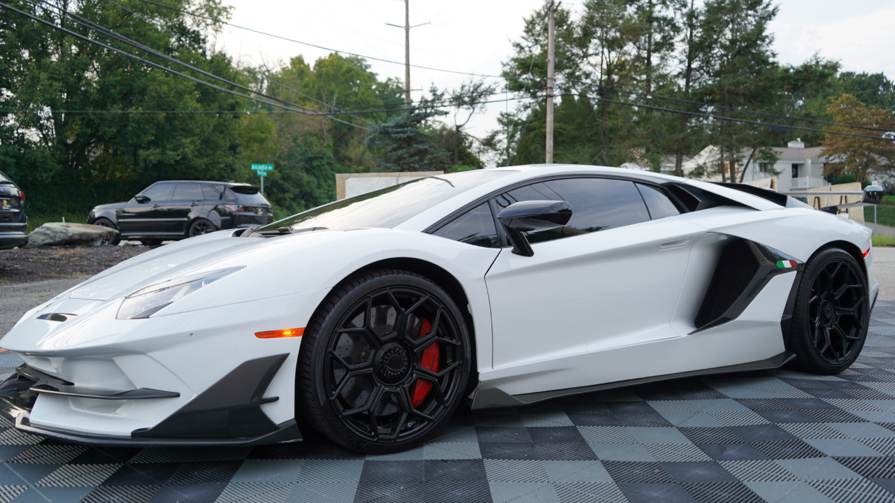 Lamborghini Aventador 2dr Cpe 2014