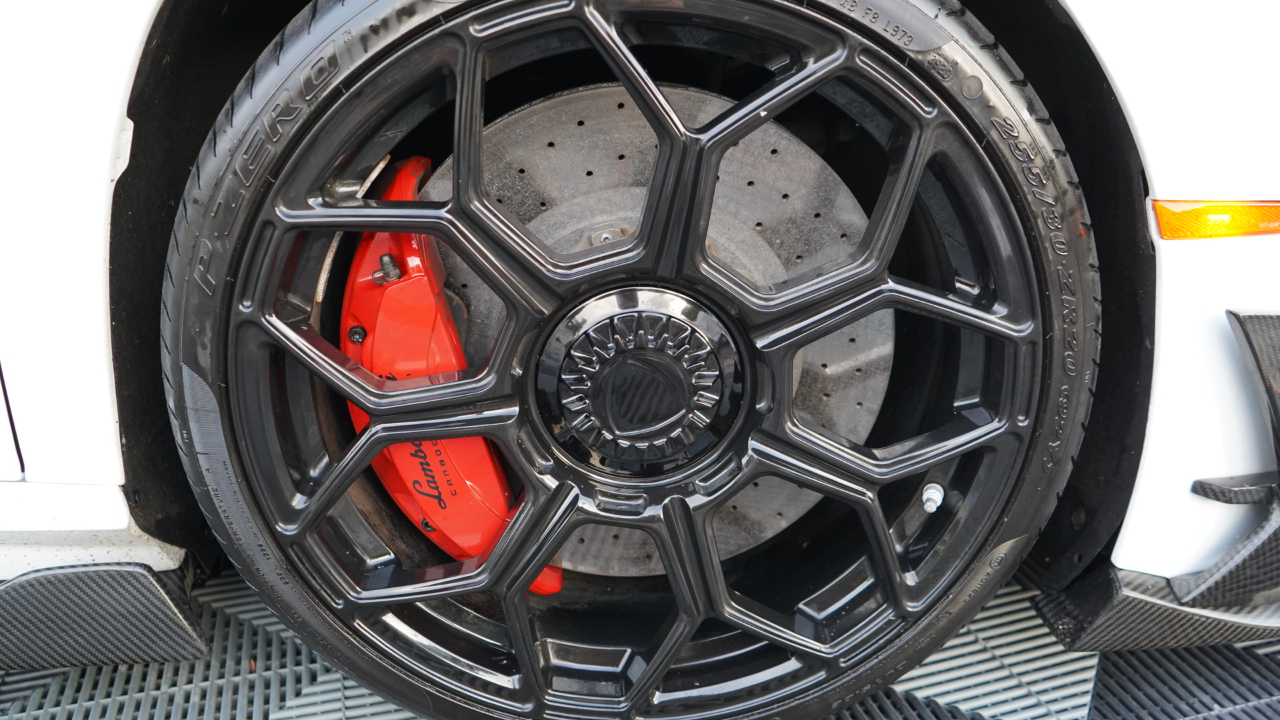 Lamborghini Aventador 2dr Cpe 2014