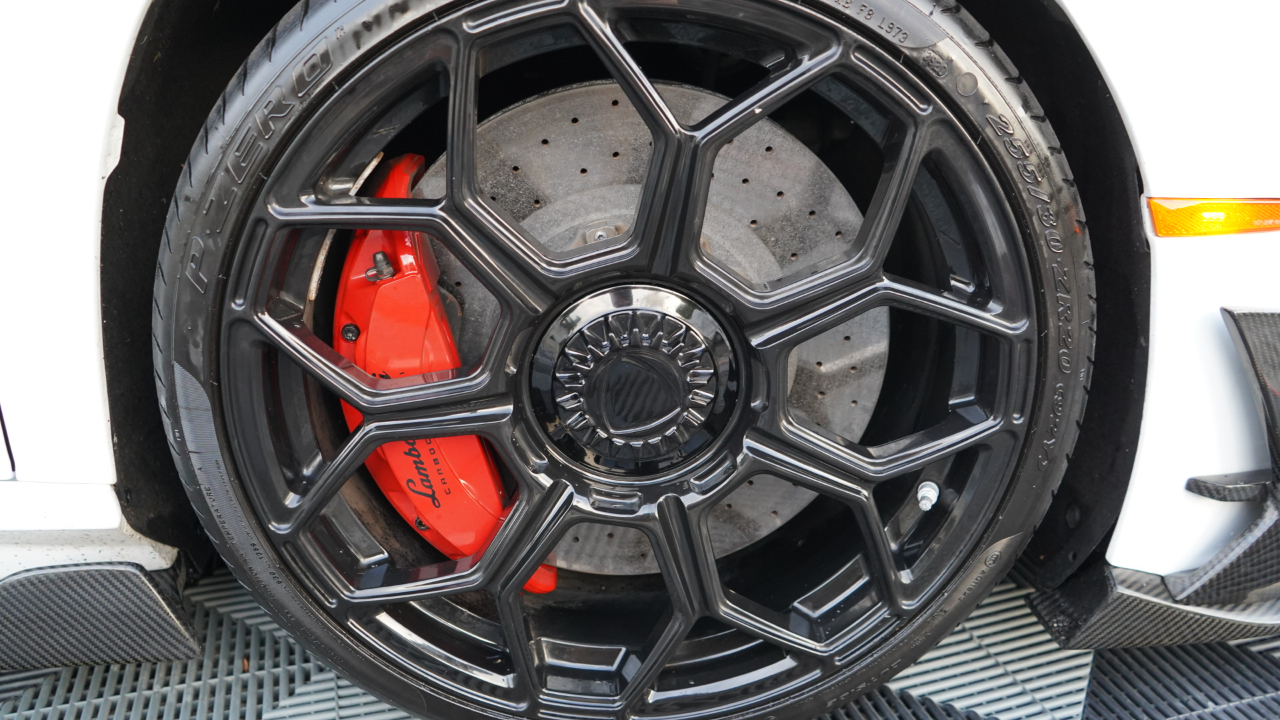 Lamborghini Aventador 2dr Cpe 2014