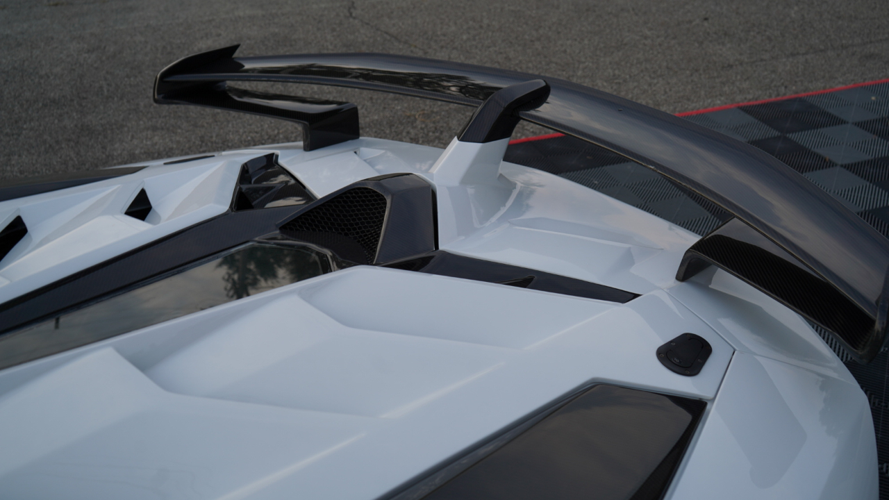 Lamborghini Aventador 2dr Cpe 2014