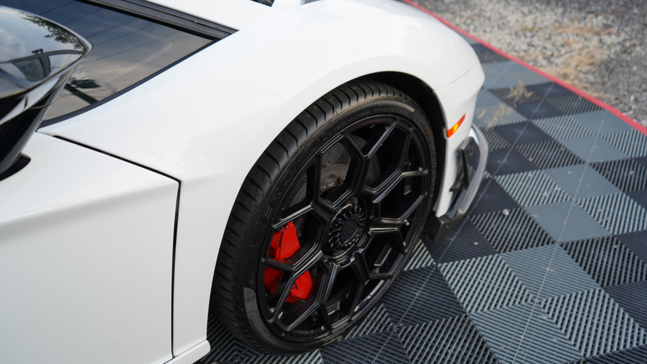 Lamborghini Aventador 2dr Cpe 2014