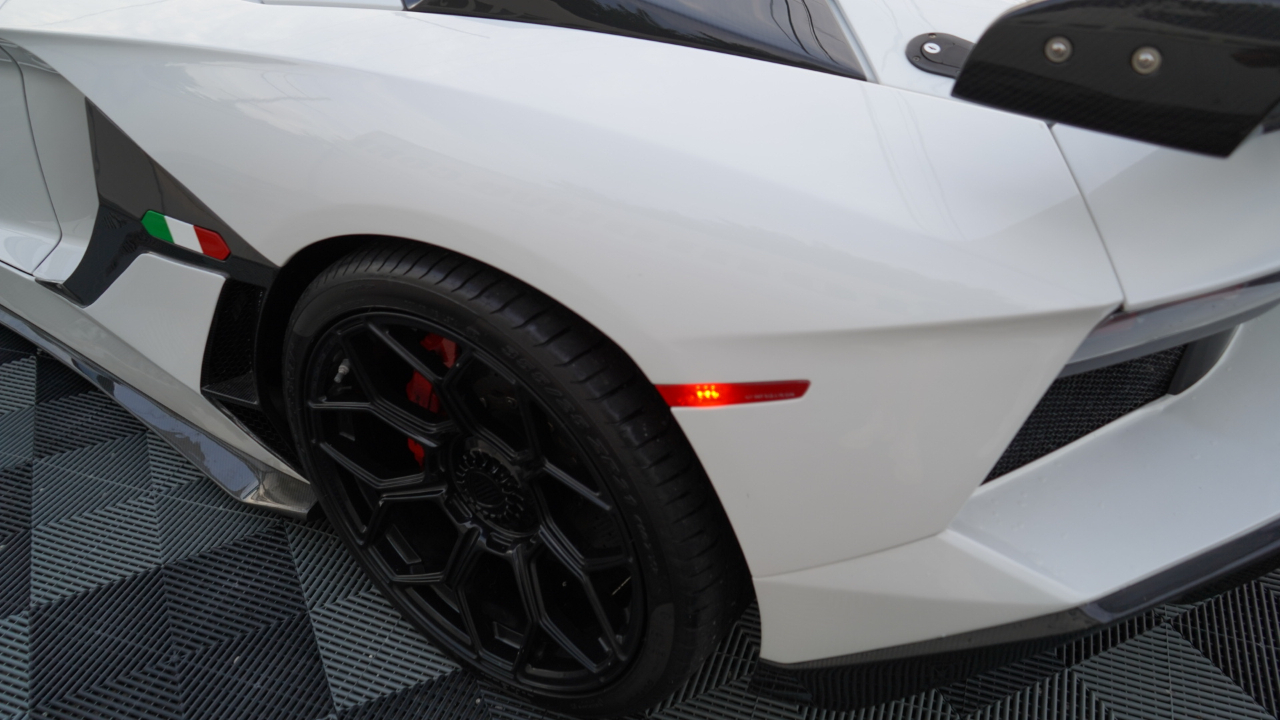 Lamborghini Aventador 2dr Cpe 2014