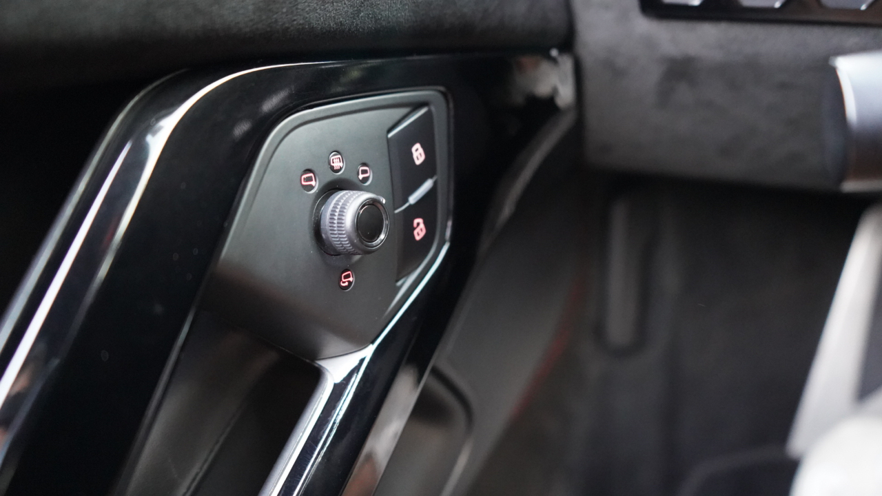 Lamborghini Aventador 2dr Cpe 2014