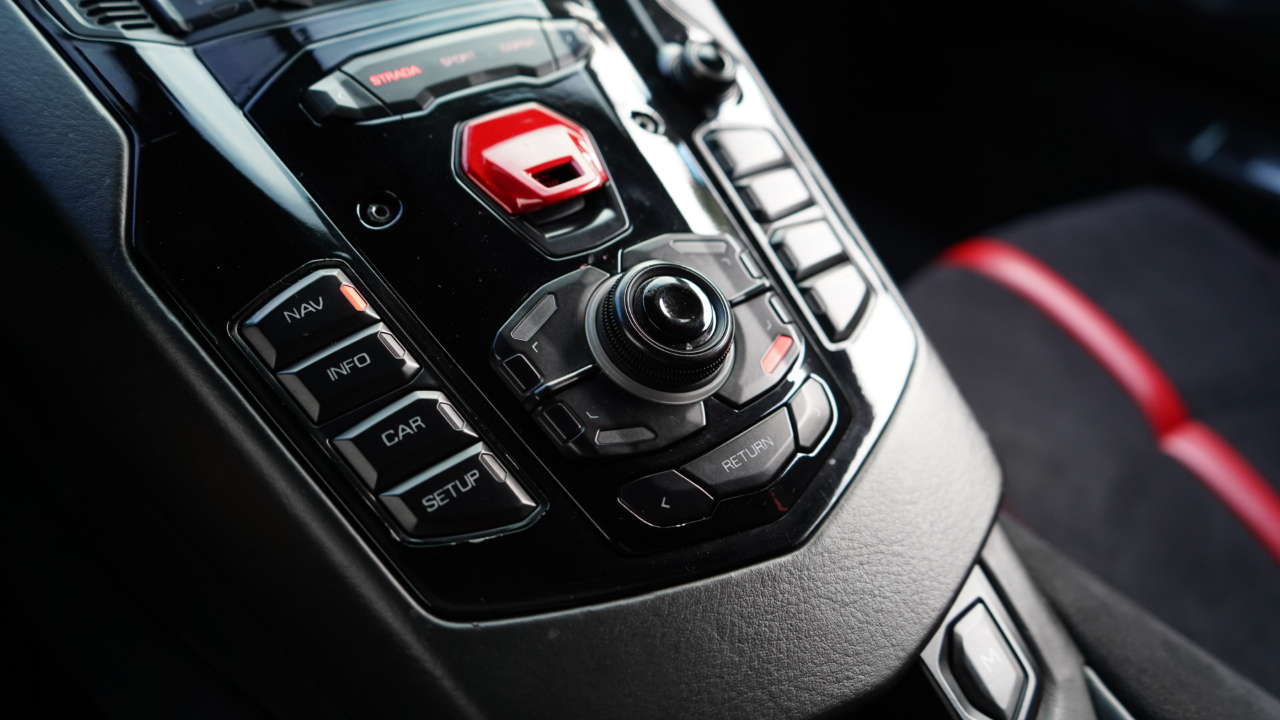 Lamborghini Aventador 2dr Cpe 2014