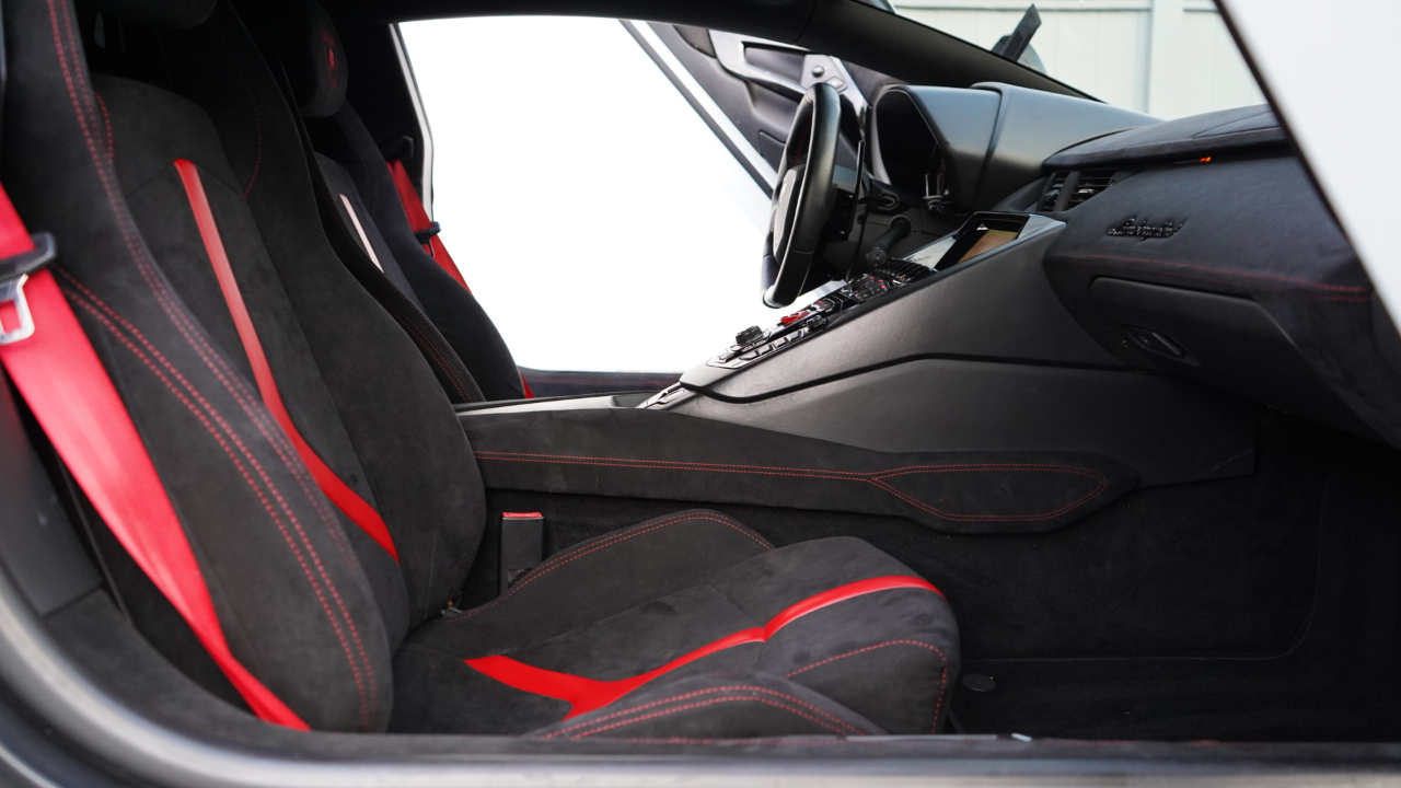Lamborghini Aventador 2dr Cpe 2014