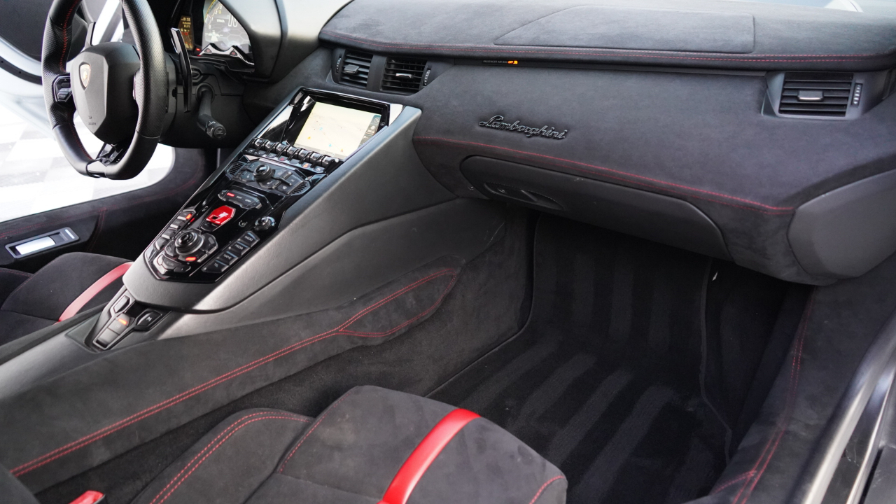 Lamborghini Aventador 2dr Cpe 2014
