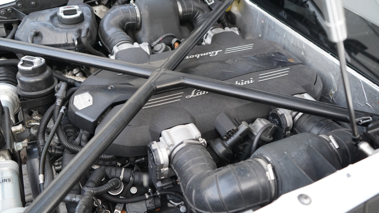 Lamborghini Aventador 2dr Cpe 2014