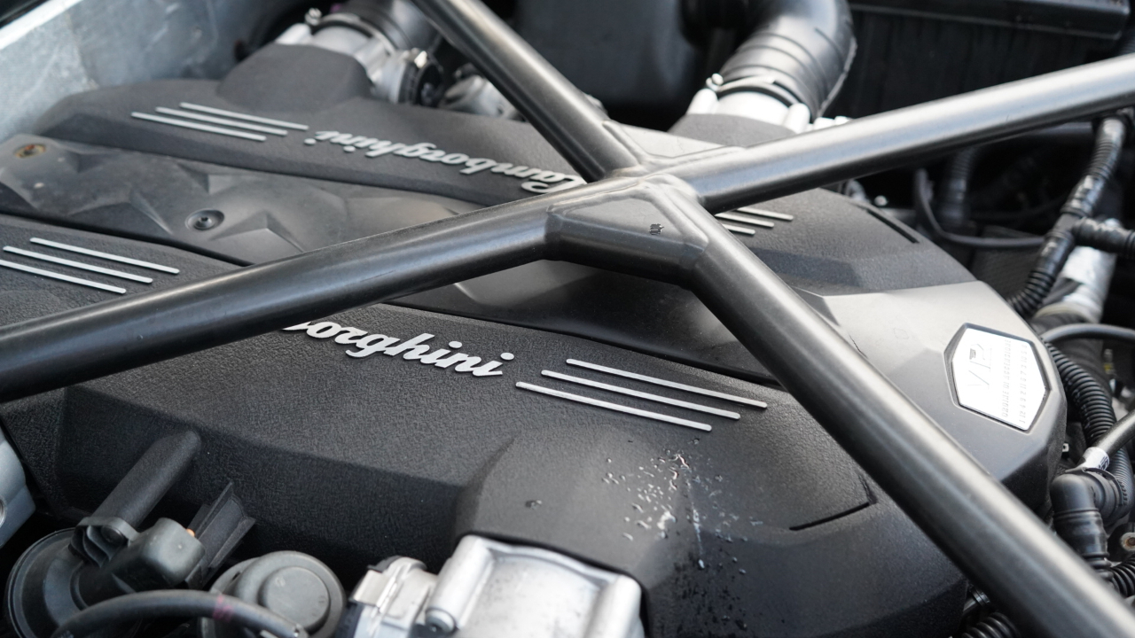 Lamborghini Aventador 2dr Cpe 2014